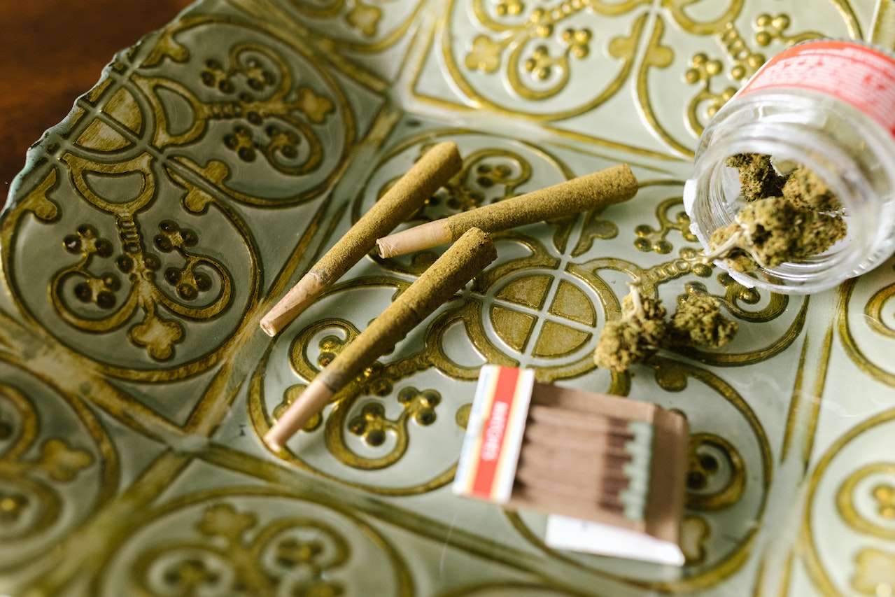 The 2026 Cannabis Accessory guide: Best Vaporizers, Storage, and Smoking Essentials